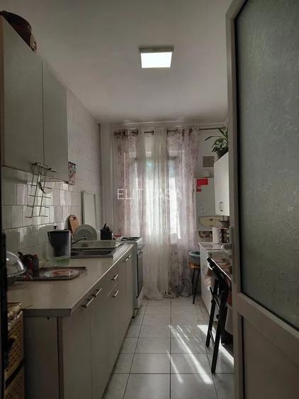 Apartament 2 camere decomandate, etaj 1/4, zona Nicolina - 3