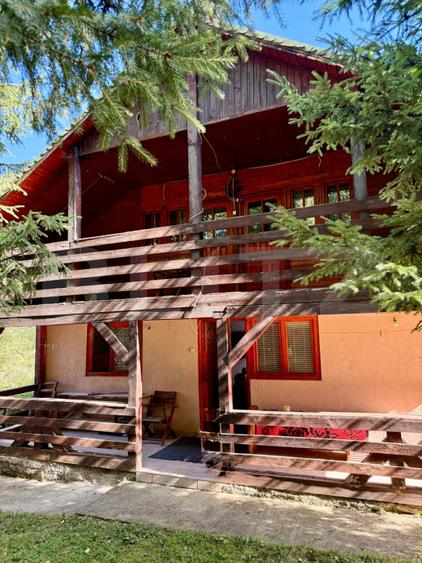 Casă de vacanta, 90 mp, teren 321.50 mp, zona Rasnov