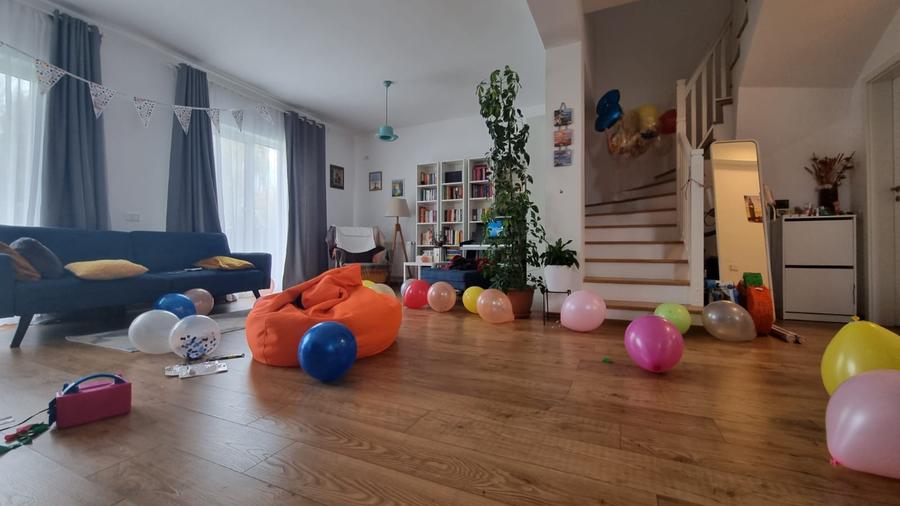 Vila cocheta, zona de vile linistita, ideal familie cu 2 copii