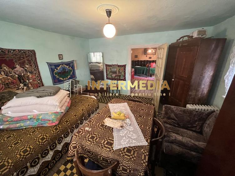 OKAZIE! Casa in Cricau 3 Camere 1300 mp. Curte Teren Fantana Utilitati Asfalt