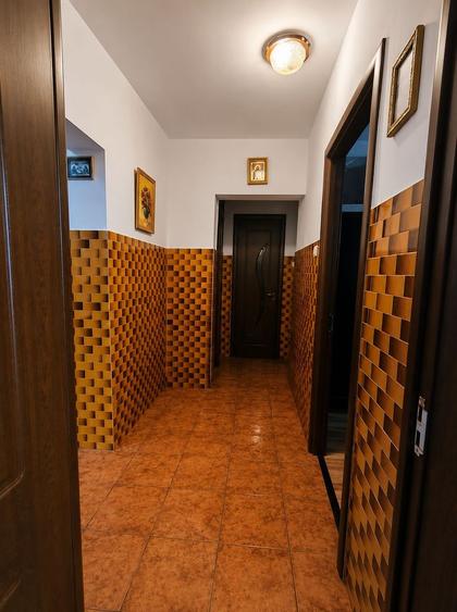 Apartament 3 camere, etaj 1,Bd Timisoara