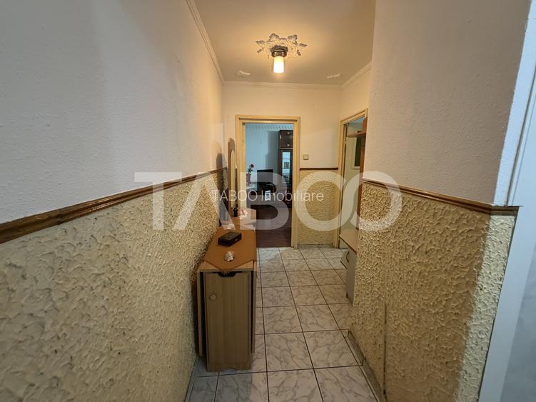 Apartament decomandat 2 camere parter boxa la subsol zona 1 Decembrie - 8