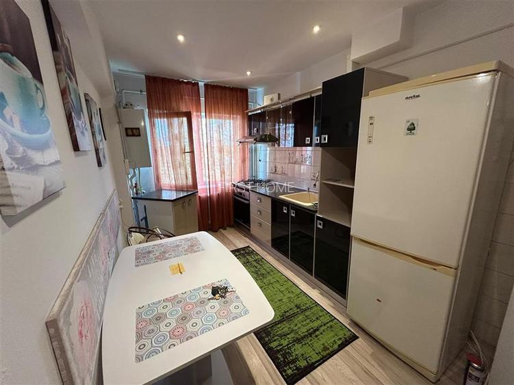 Apartament cu 2 camere de vanzare, zona scoala 7 - 3