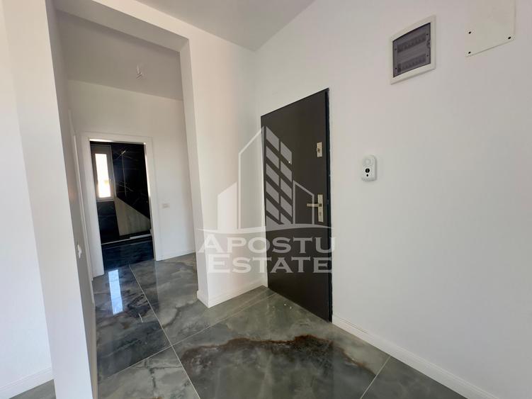 Penthouse cu 3 camere, 2 bai si dressing in spate la Lidl.