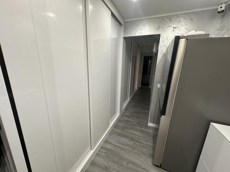 Apartament 3 camere de vanzare Dacia