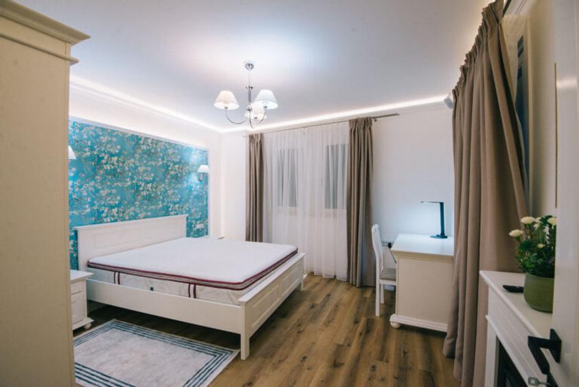 Casă renovată integral, 100 mp utili, curte 250 mp | Gruia - investitie
