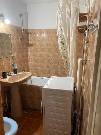 2 Camre Pta Resita Renovat AC 40mp Metrou 20 Minute