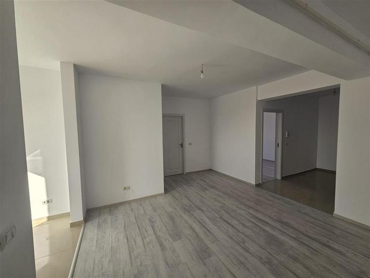 Apartament 3 camere - 85mp