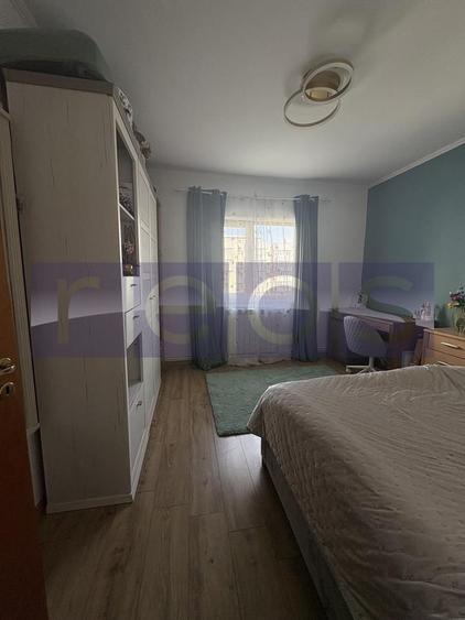 VANZARE 4 CAMERE DECOMANDAT PARCARE CALEA VITAN