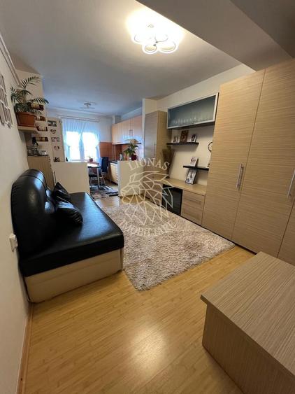 Apartament decomandat 2 camere-balcon-2 locuri parcare-Zona Pompieri