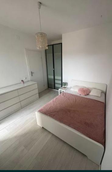 Titan metrou 1 DECEMBRIE 1918,bl.2013,et.4/4,CENTRALA ,mobilat,utilat,balcon