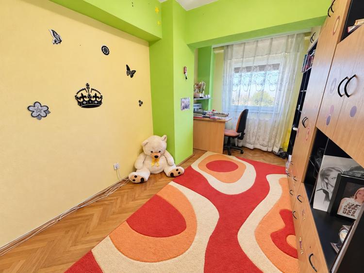 Apartament 3 camere| 81 mp + 2 balcoane| zona Centru
