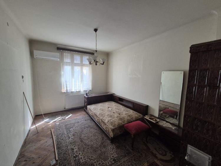 Apartament sic intr-un bloc vila interbelica