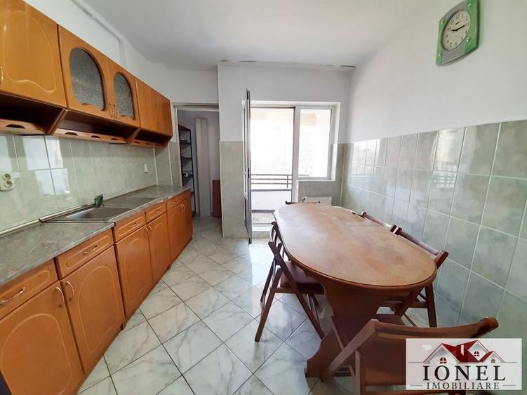 Apartament trei camere decomandat de vanzare in Centru, Alba Iulia