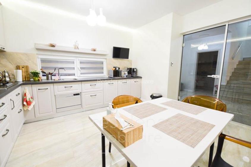 La cheie! Duplex Lux 5 camere, 191 mp in Europa, Curte 220 mp,Parcari - 3