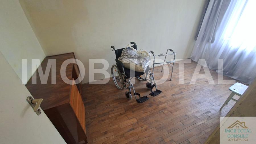 Apartament 3 camere Craiovei etaj 3/4