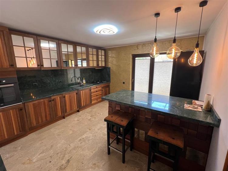 Vila de lux - 4 camere , teren 810mp teren, Sanpetru - Brasov