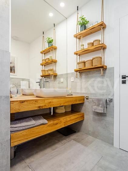 Apartament penthouse cu 3 camere in complex cu piscina si sala fitness
