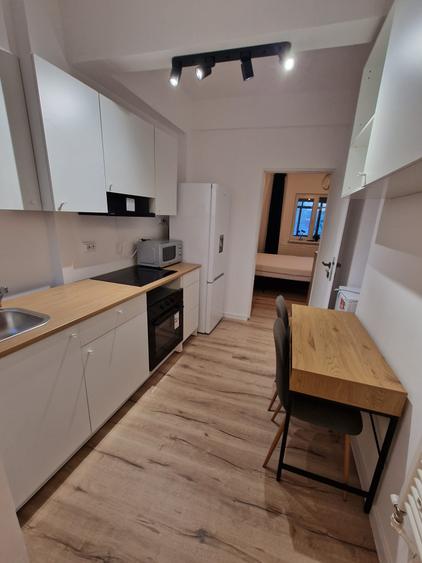 Ideal Air BnB I 3 Camere transformat in 2 Garsoniere Fara Risc Seismic Piata Uni