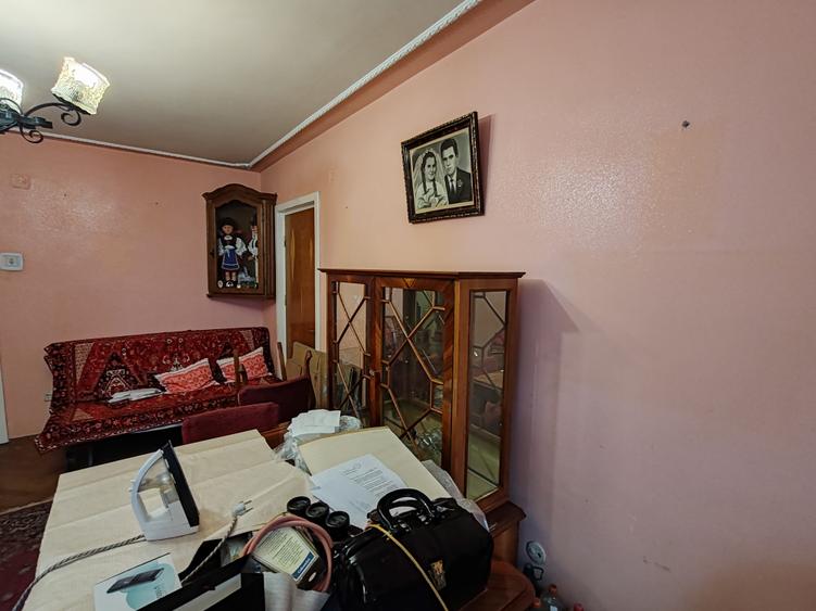 Apartament 3 camere liber la vanzare zona Vlahuta