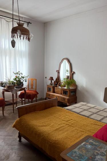 VAND CASA CU 900 MP TEREN,ZONA PARCUL SUB ARINI
