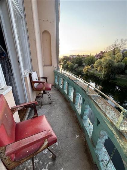 Apartament 129 mp cu vedere spre Crisul Repede si demisol independent in cladire