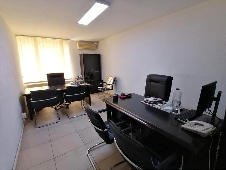 Spatiu in zona Centrul Civic pretabil birouri, Cabinet medical, etc.