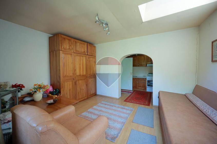 Casă zona Horea, cu apartament separat, grădină amenajată și garaj