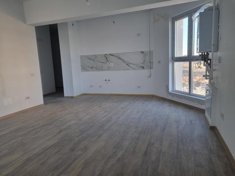 Apartament 3 camere,2 bai,centrala proprie,mutare imediata,TVA inclus in pret!