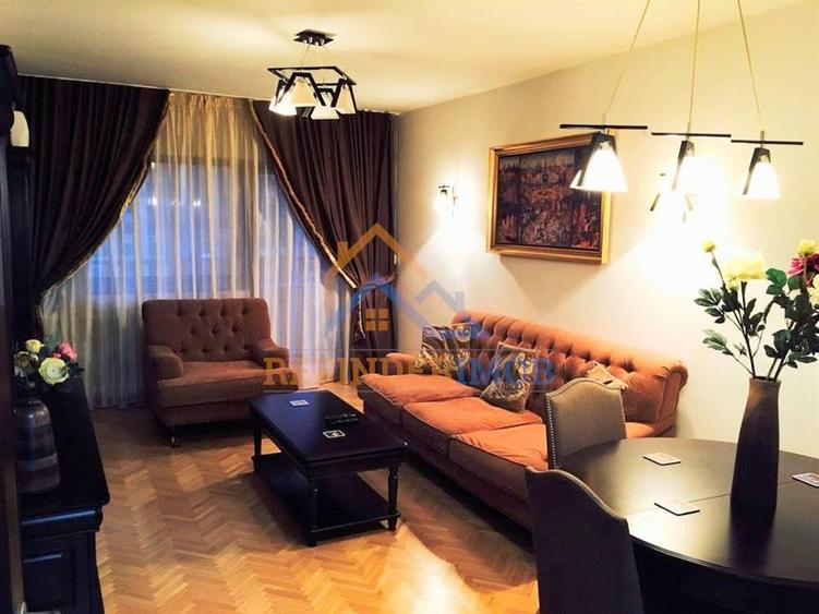 Apartament 2 camere Blv Unirii vedere catre bulevard etaj intermediar