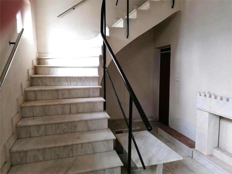 Spatiu hala si birouri zona Stupini
