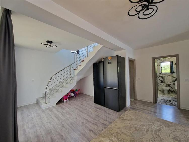 Casa P+M de vanzare Sabareni