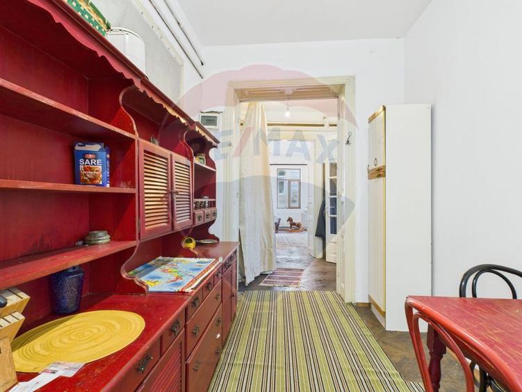 Apartament de vanzare in vila in centrul capitalei