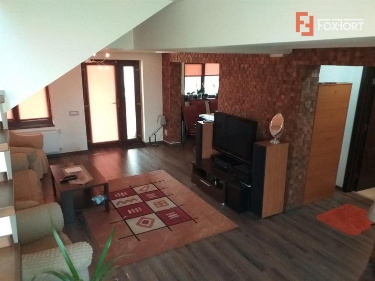 Casa individuala cu 5 camere de vanzare in Sag - ID V155