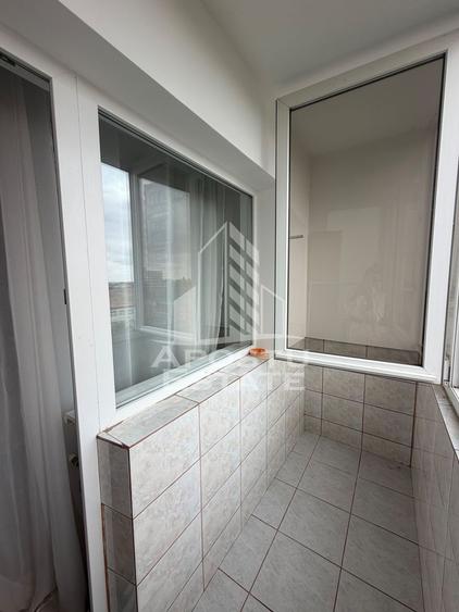 Apartament cu 3 camere de vânzare, etaj intermediar, Dacia, Timisoara