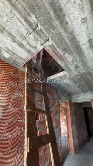 Casă / Vilă cu 6 camere de vânzare - 12