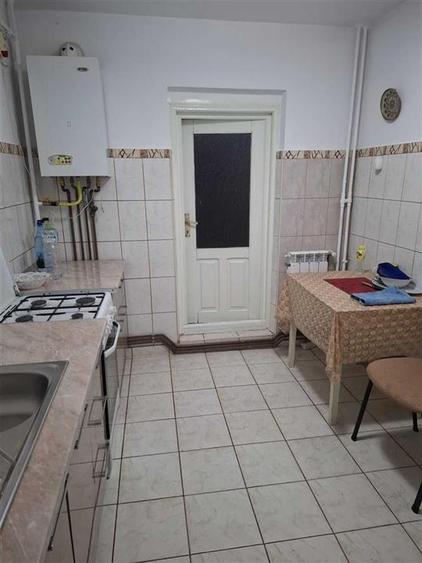 Apartament 3 camere decomandat, 65 mp, Pacurari - etaj 1, centrala proprie