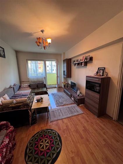 Apartament 2 camere Semidecomandat Metrou Brancoveanu