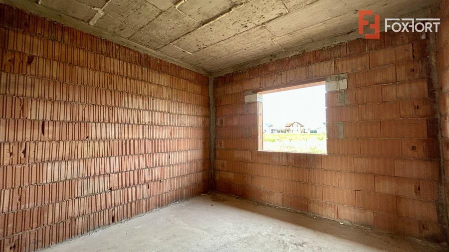 Duplex cu 4 camere si teren de 372 mp - zona Sanandrei