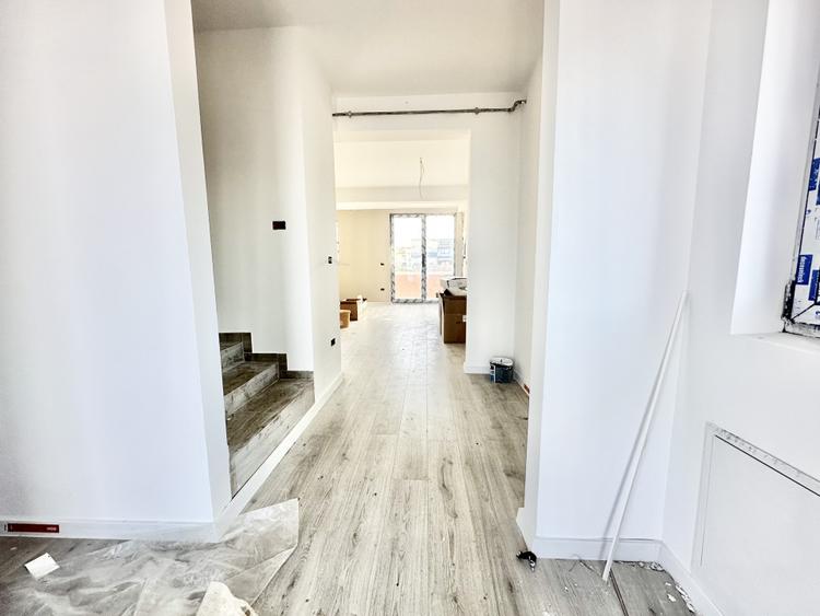Duplex 4 camere - 3 bai - pozitie excelenta - zona Mosnita Noua