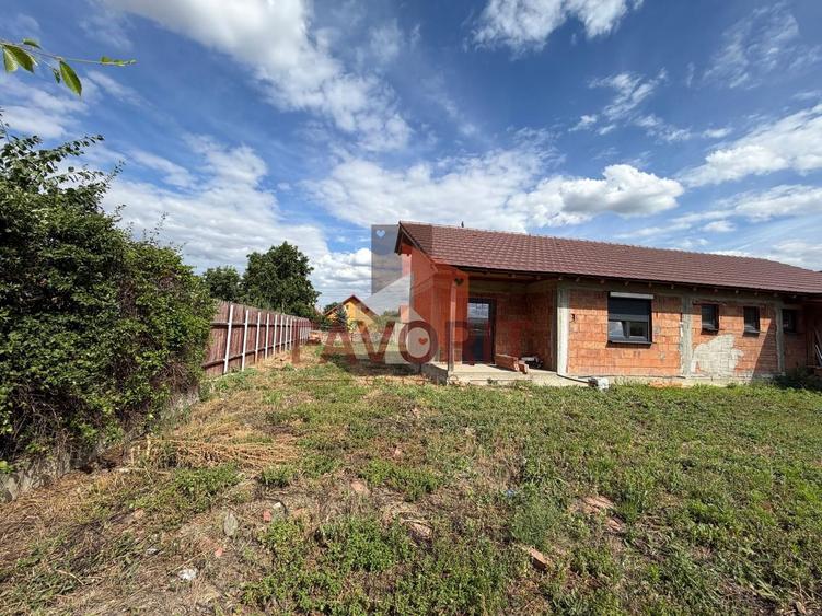 Individuala | 4 camere | 860 mp teren | Pozitie excelenta | Asfalt |