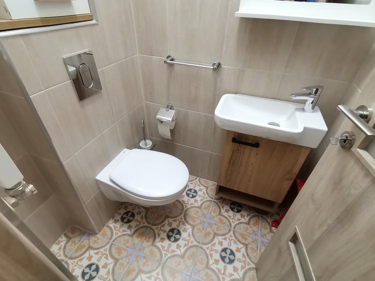 INCHIRIEZ ap. 3 camere de lux,zona Doamna Stanca