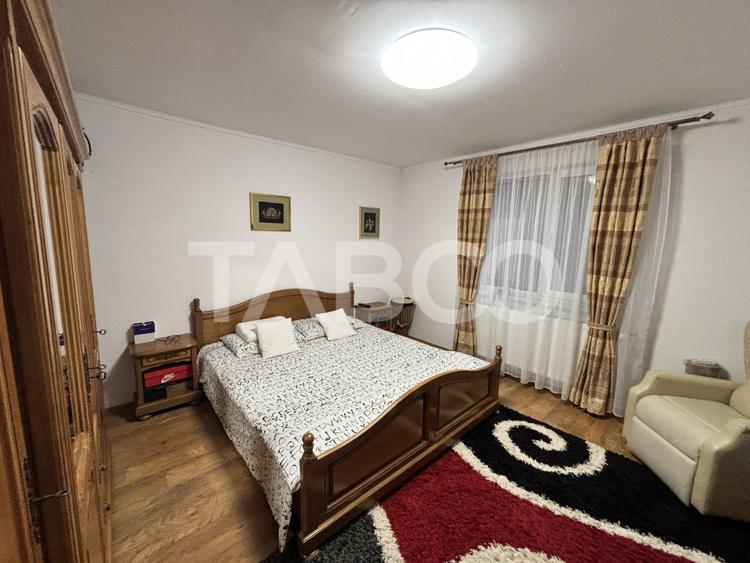 Casa individuala cu 3 camere de vanzare 500 mp teren Sura Mare