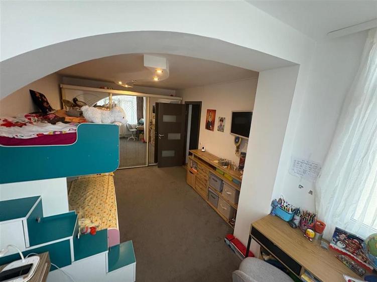 Apartament 2 camere si balcon zona Rahova