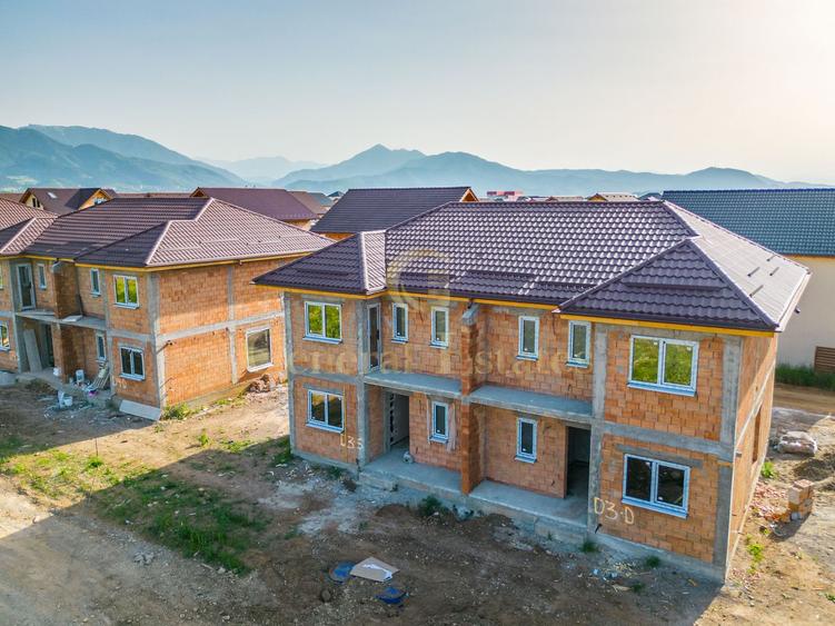 Casă tip duplex CU 4 Camere la Pret de apartament