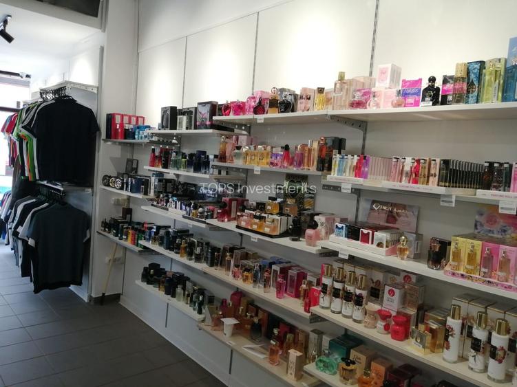 Spațiu comercial 200 mp ultracentral singurul vad pietonal 100% Roman - 23