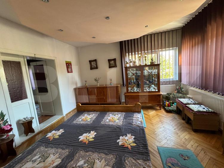 Casa cu 6 camere in Soimus