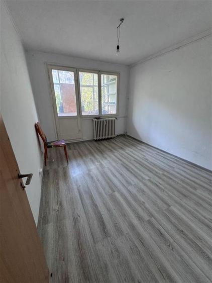 Apartament 3 Camere Semidecomandat Sos. Giurgiului