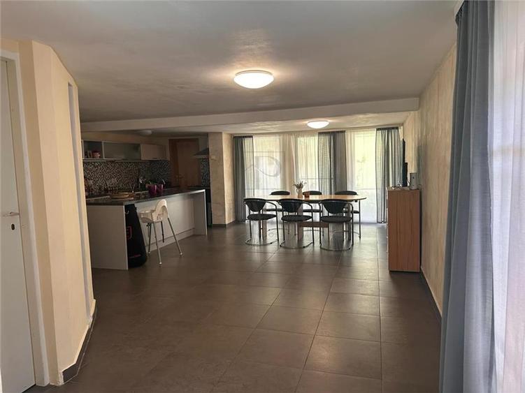 DAMBOVITA CASA 4 CAMERE, DECOMANDAT, PANOURI SOLARE