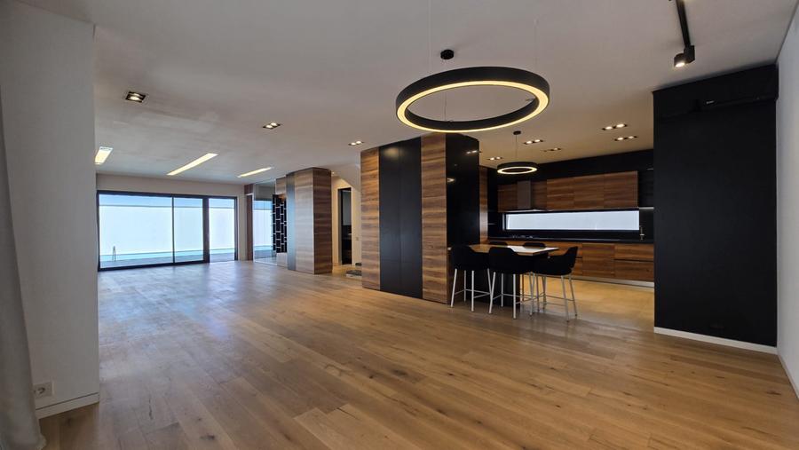 De inchiriat vila cu piscina Pipera Scoala Americana